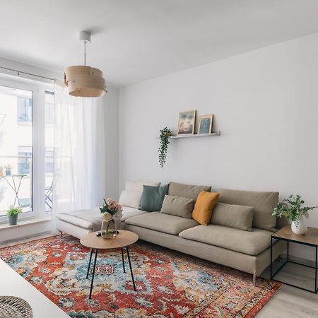 Corvin Apartment With Balcony And Ac Budapest Exterior photo