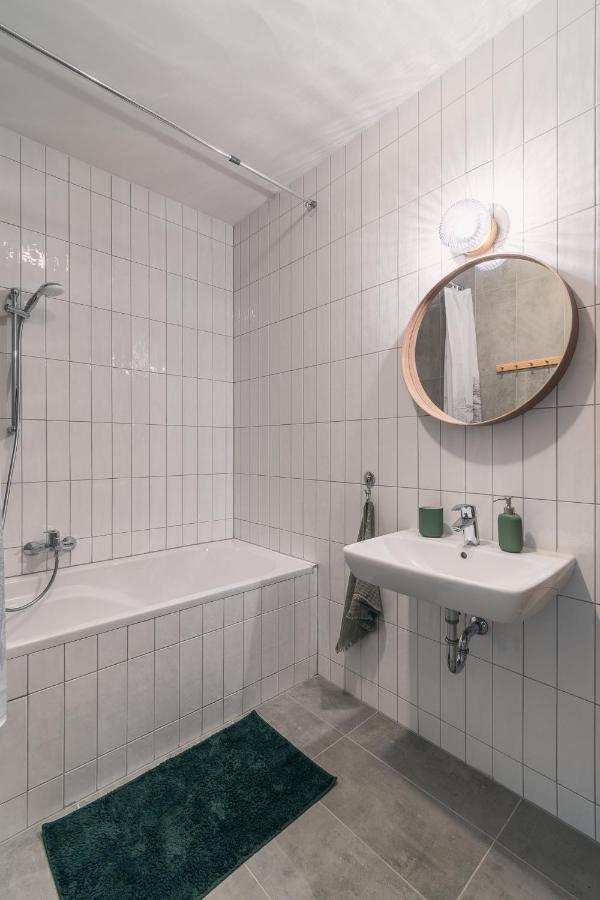 Corvin Apartment With Balcony And Ac Budapest Exterior photo