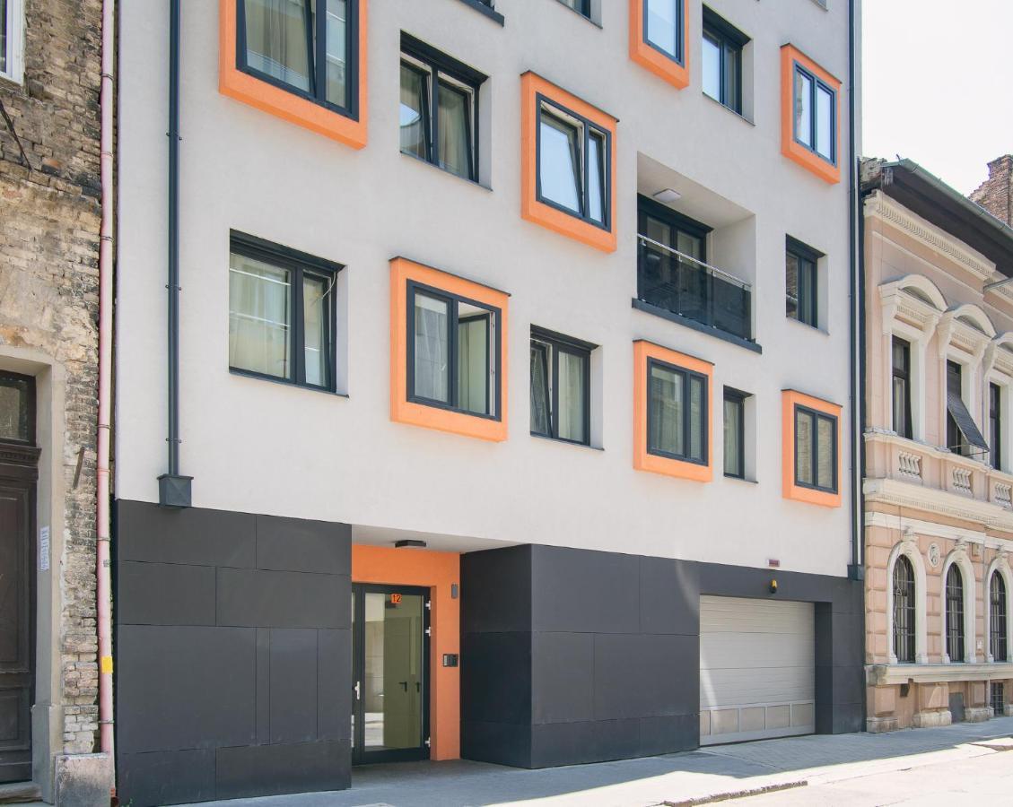 Corvin Apartment With Balcony And Ac Budapest Exterior photo